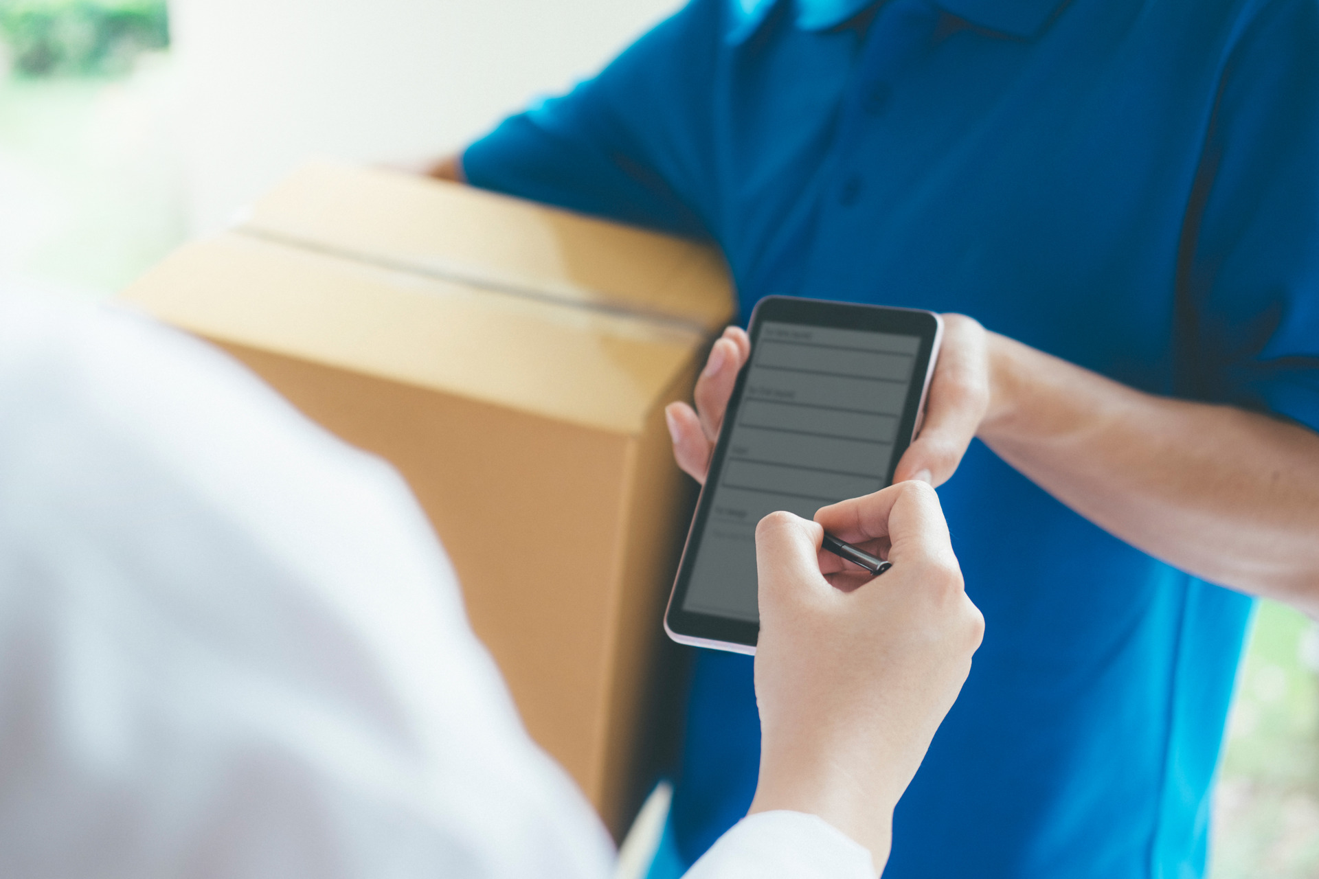 Heathrow Courier Delivery